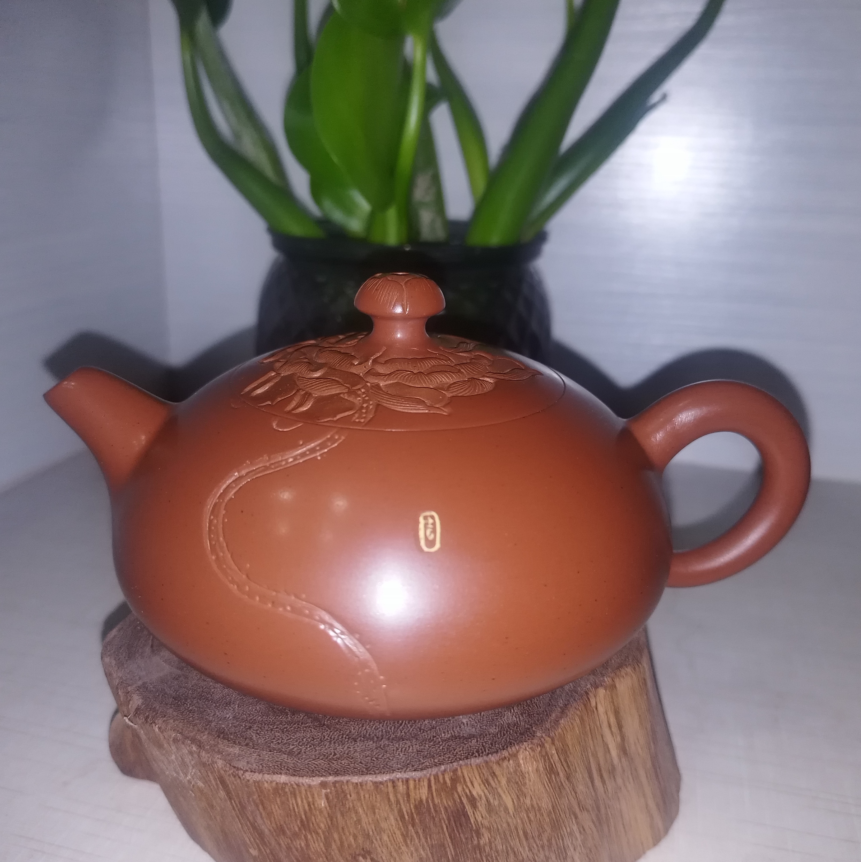 坭兴陶复烧钦州红莲花内盖贵妃壶，纯手工制作，容量280cc左右