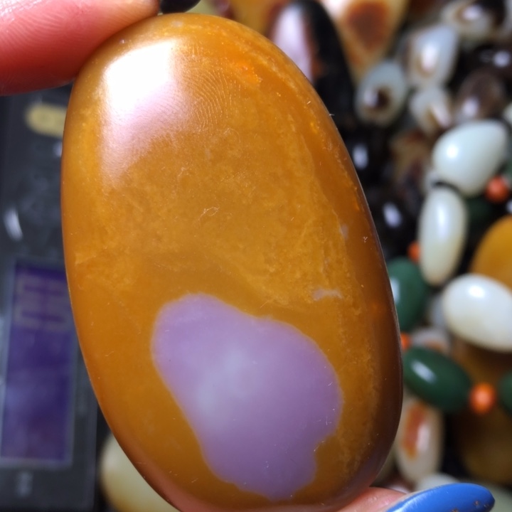 和田玉（翠青玉）未镶嵌珠宝奇石