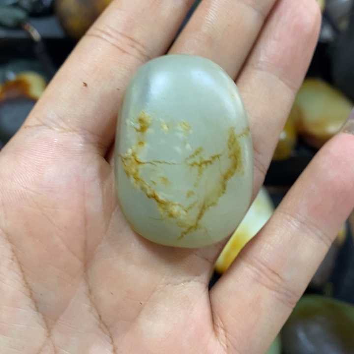 和田玉（糖玉）未镶嵌把件