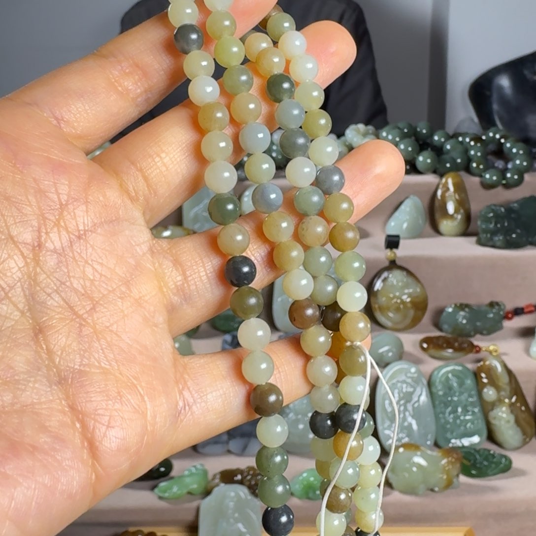 和田玉（糖玉）颈饰未镶嵌