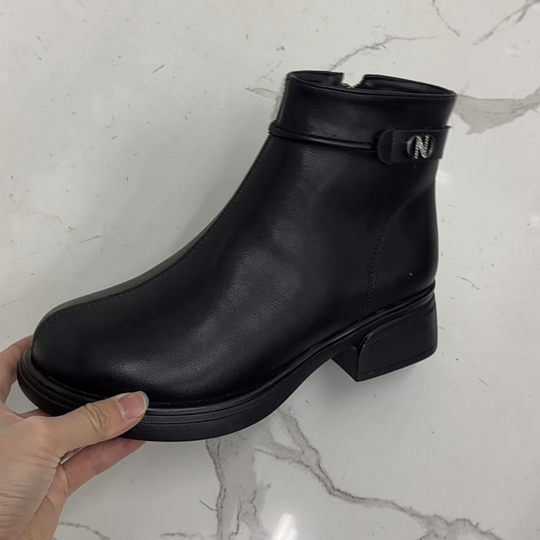 圆头防滑半筒靴休闲加大棉女靴