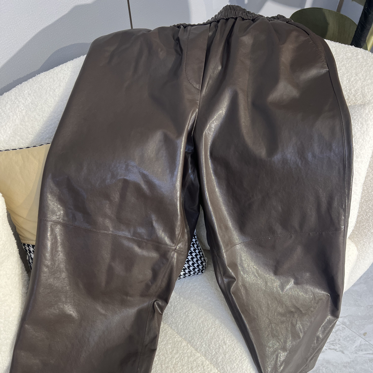 女士绵九分松紧腰直筒皮裤时尚休闲百搭显瘦哈伦裤