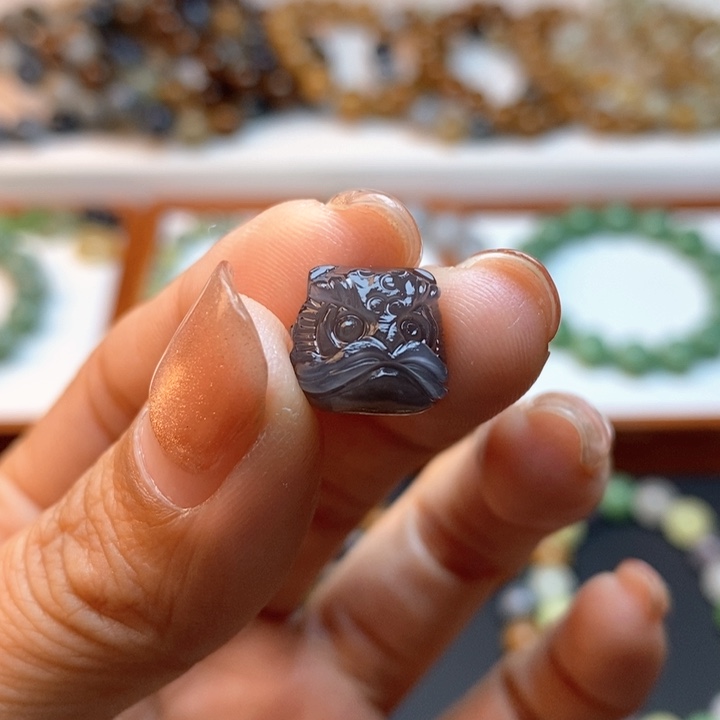 未镶嵌和田玉手链