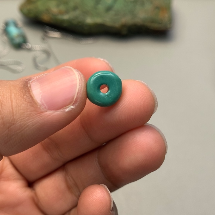 绿松石颈饰未镶嵌