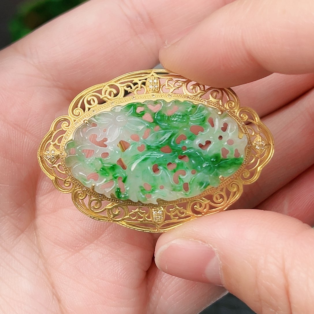 翡翠颈饰18K金镶嵌吊坠