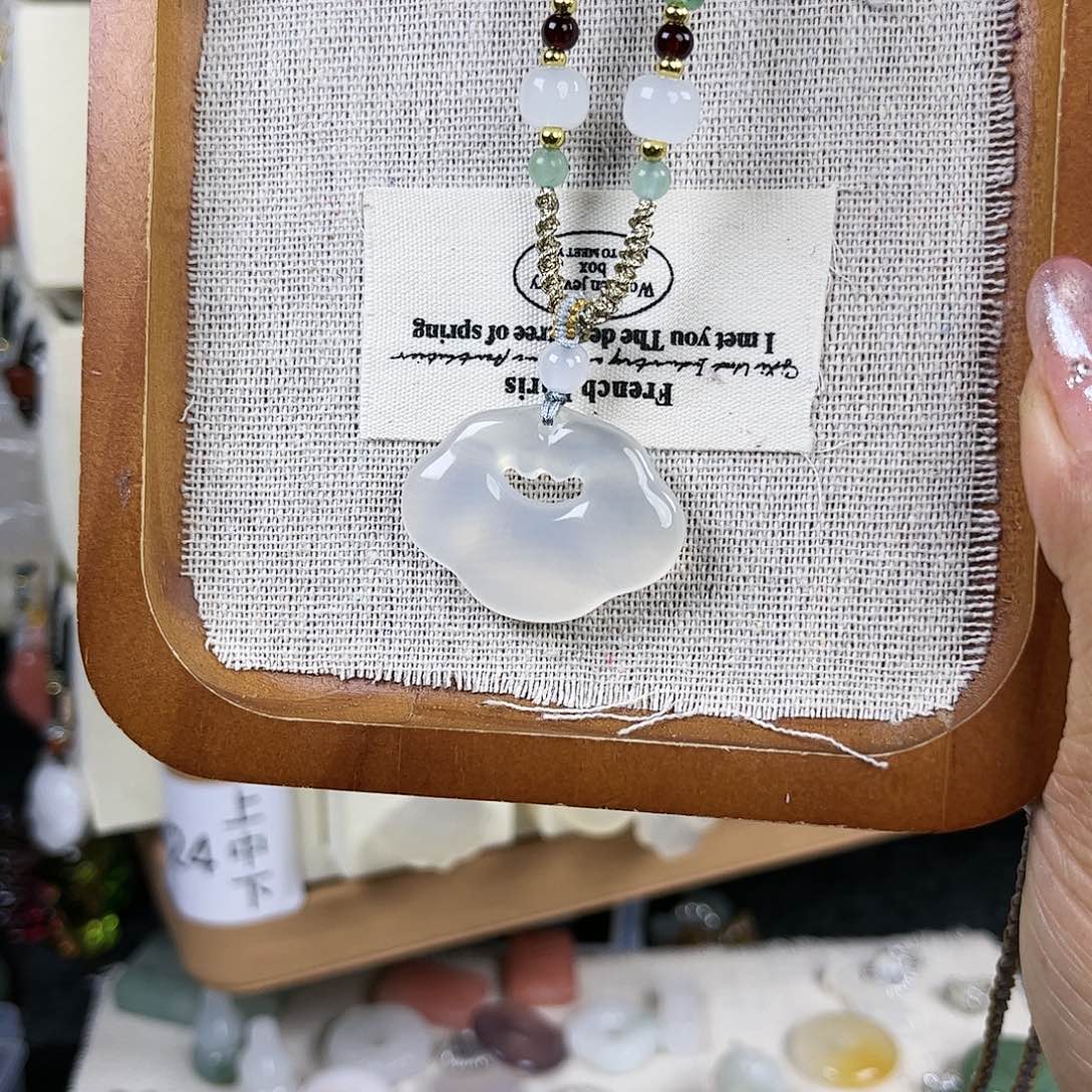 玛瑙/玉髓未镶嵌颈饰