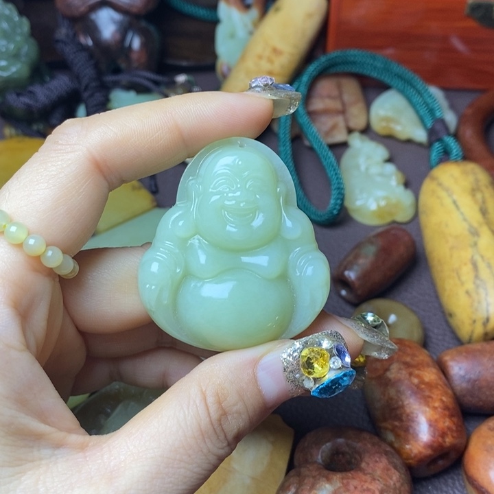 岫岩老玉（透闪石质玉）未镶嵌颈饰