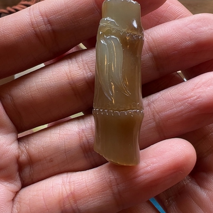 和田玉未镶嵌颈饰且末节节高