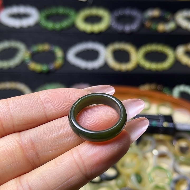 和田玉未镶嵌手串