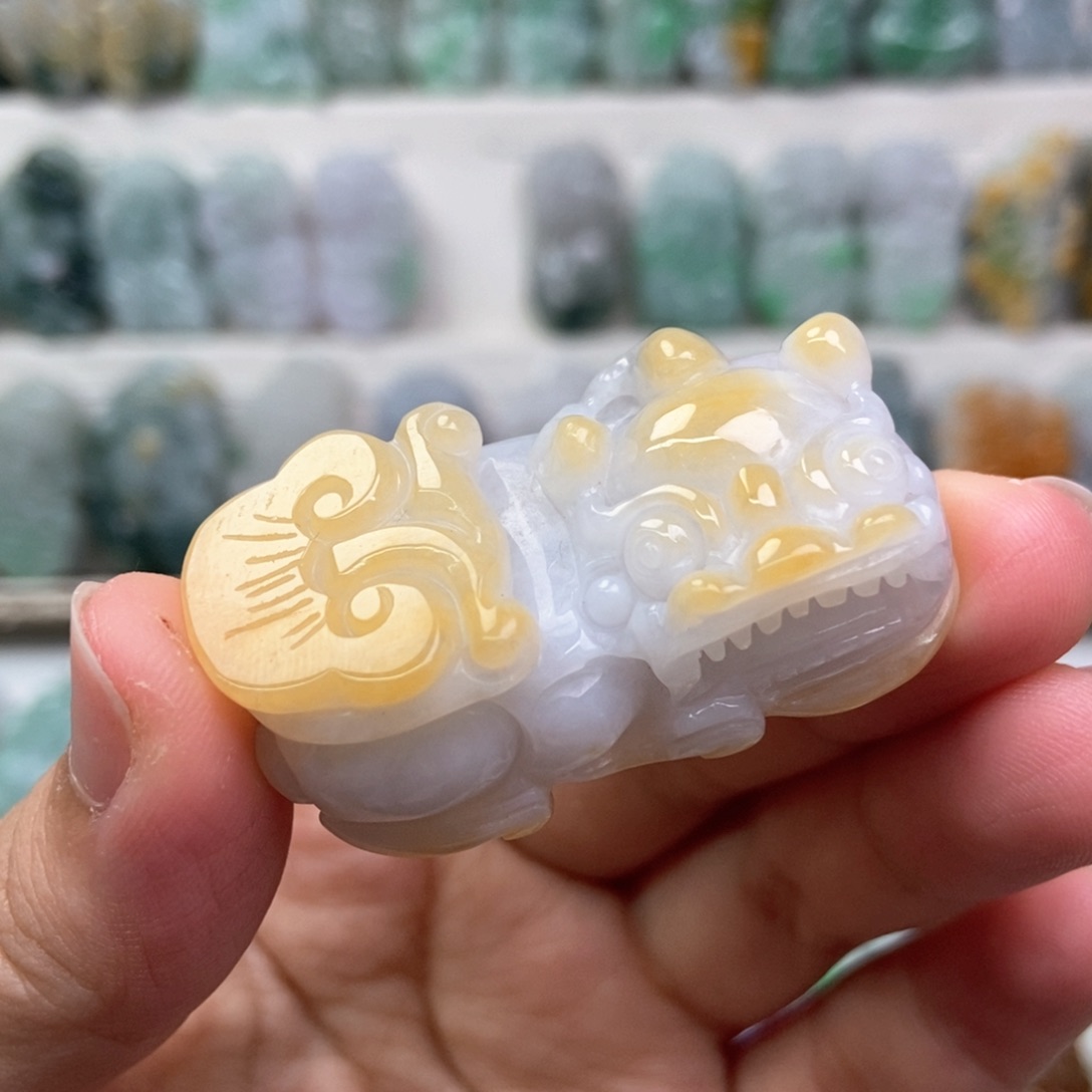 翡翠未镶嵌吊坠(赠链)