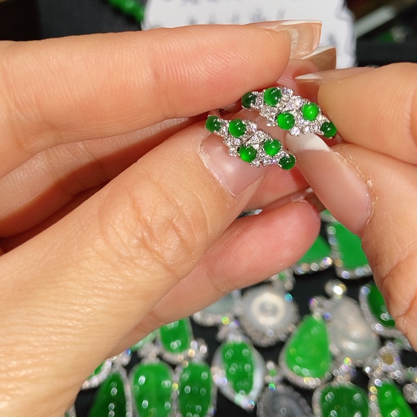 【闪购商品】翡翠耳饰未镶嵌天然翡翠