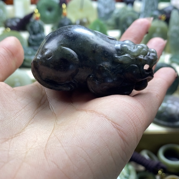 和田玉未镶嵌颈饰知*