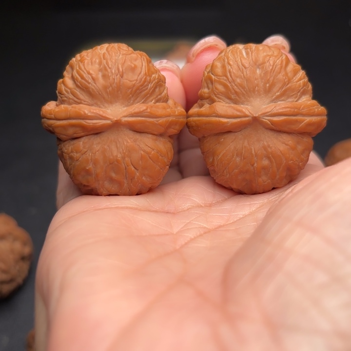 吊坠桃核38元宝狮子头