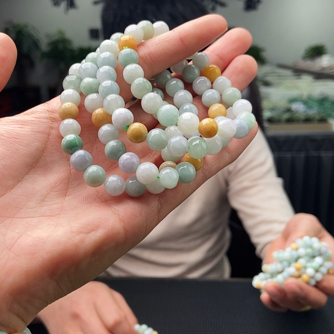 翡翠未镶嵌颈饰卡8手串 颜色多样性发拍一发一