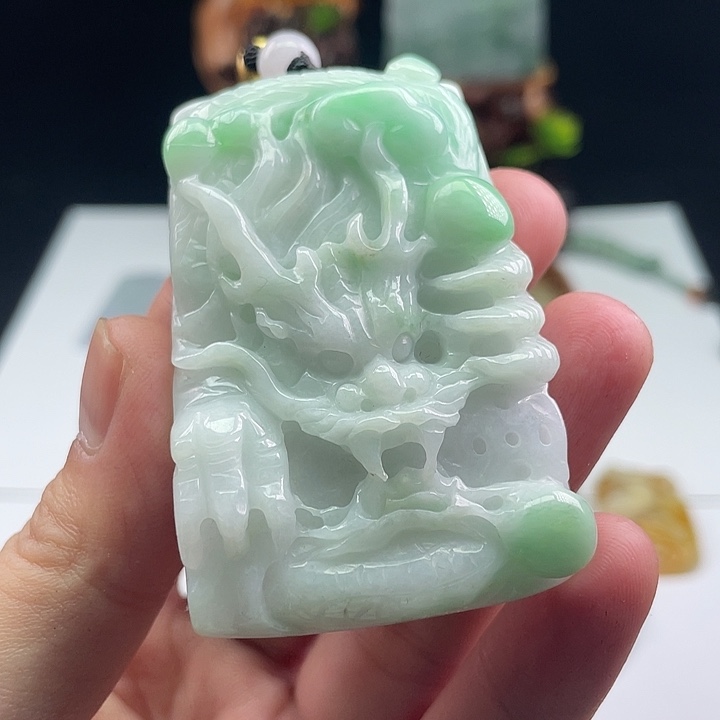 翡翠未镶嵌颈饰吊坠