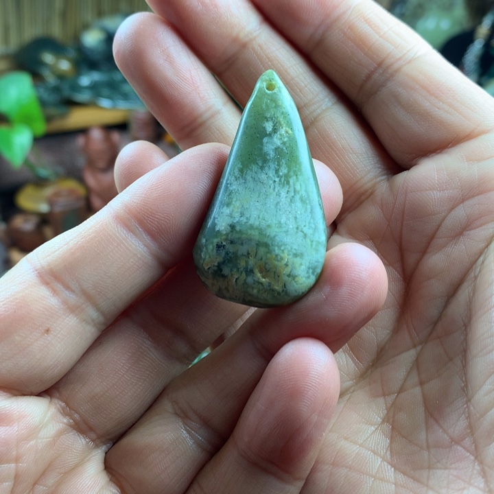 岫岩河磨玉（透闪石质玉）吊坠未镶嵌