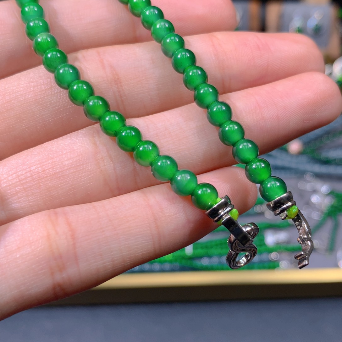 翡翠手链未镶嵌天然翡翠