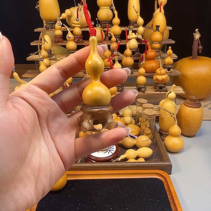 郭***巴藤手把葫芦不退不换