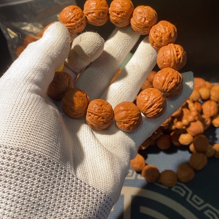 文玩核桃手串……38