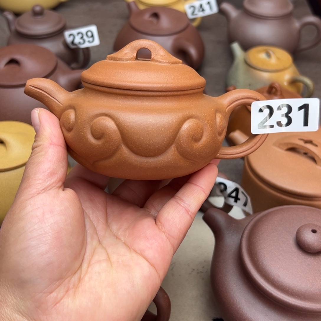 紫砂茶壶黄降坡半手工240cc左右瑕疵