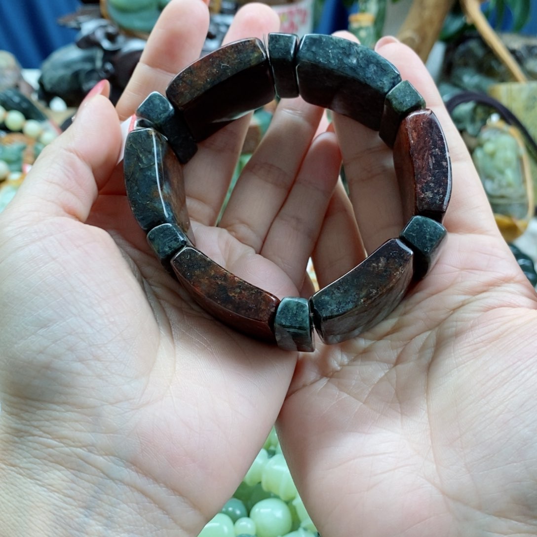 透闪石质玉手链未镶嵌义