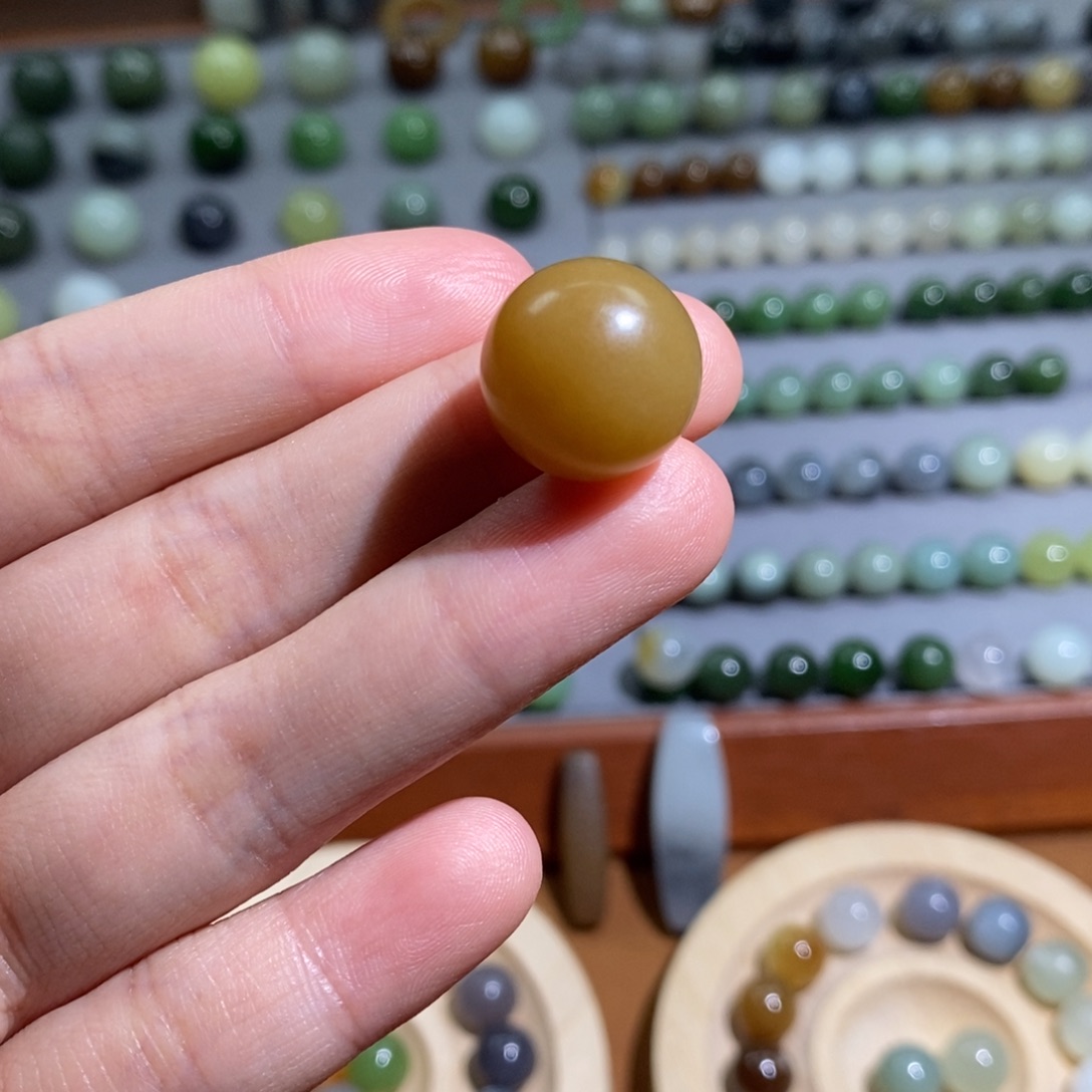 和田玉未镶嵌颈饰16mm