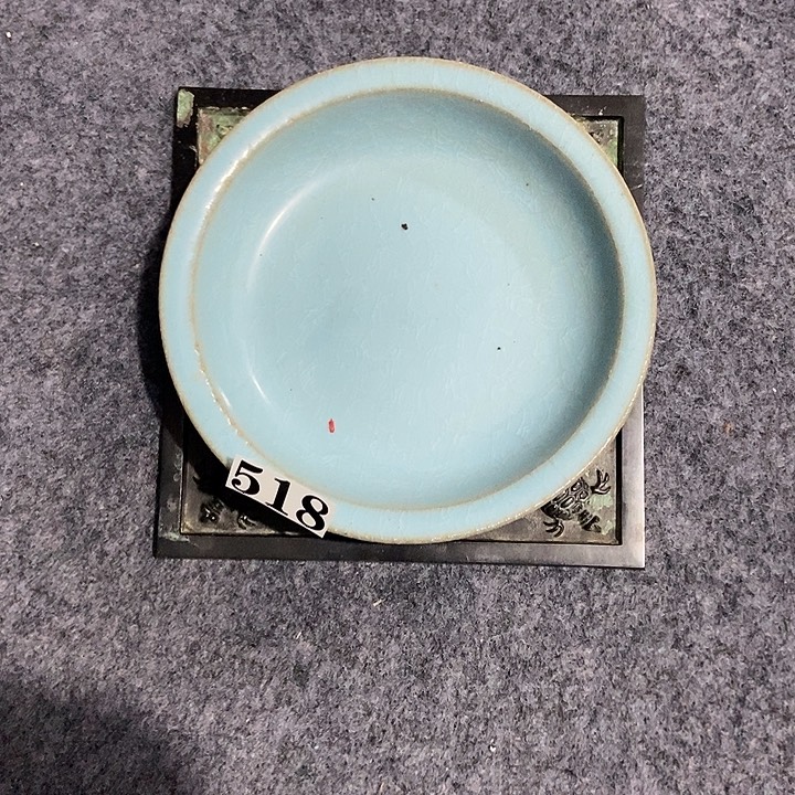 自***人瓷片瓷器等艺术形式