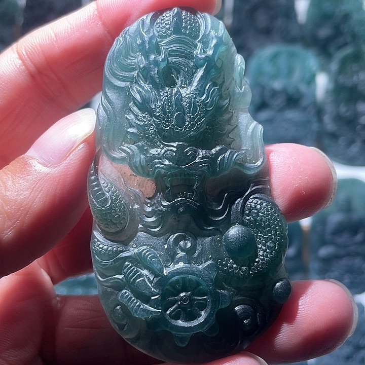 定制翡翠未镶嵌龙