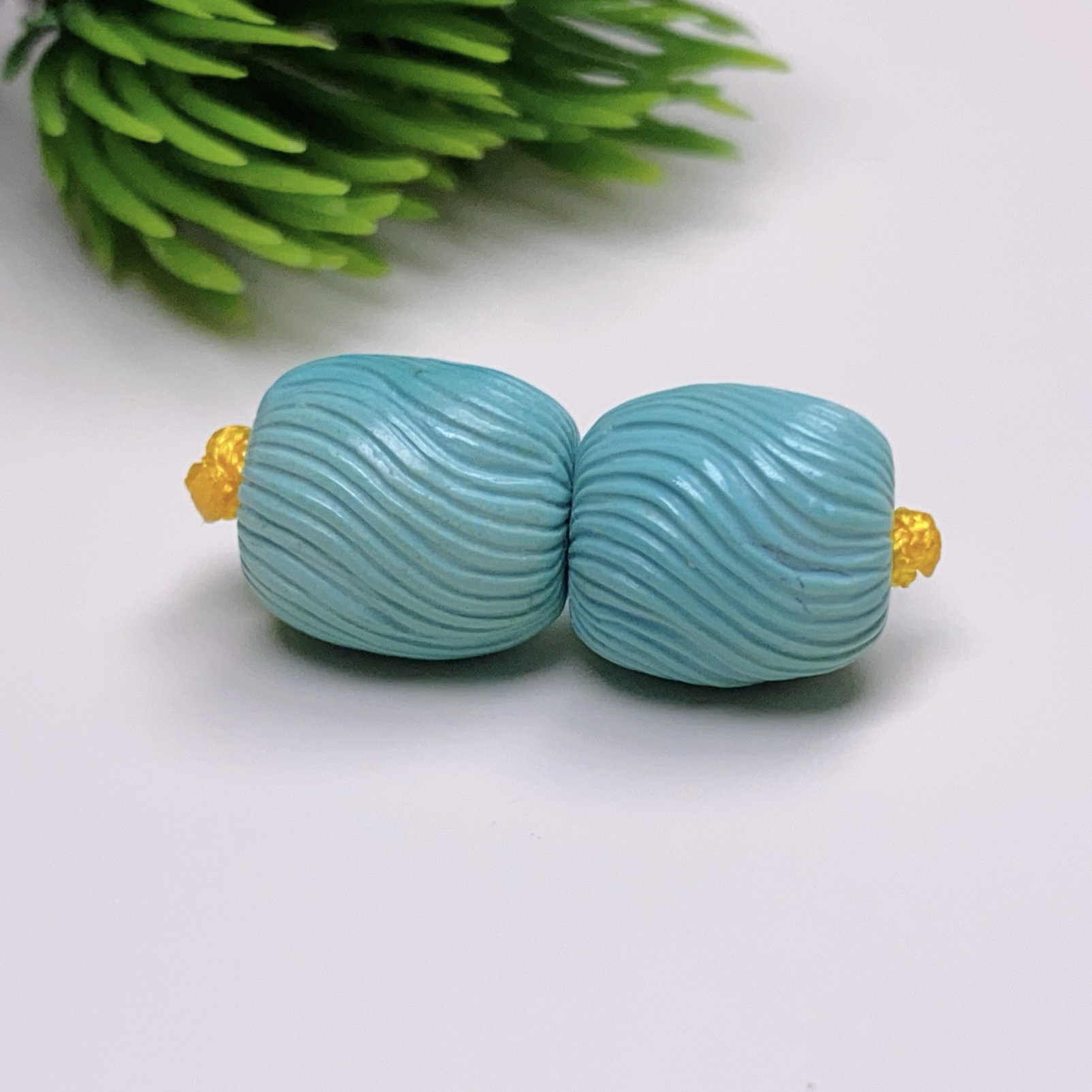 绿松石扭扭珠老型桶珠对珠尺寸9.6x10mm重3.04克