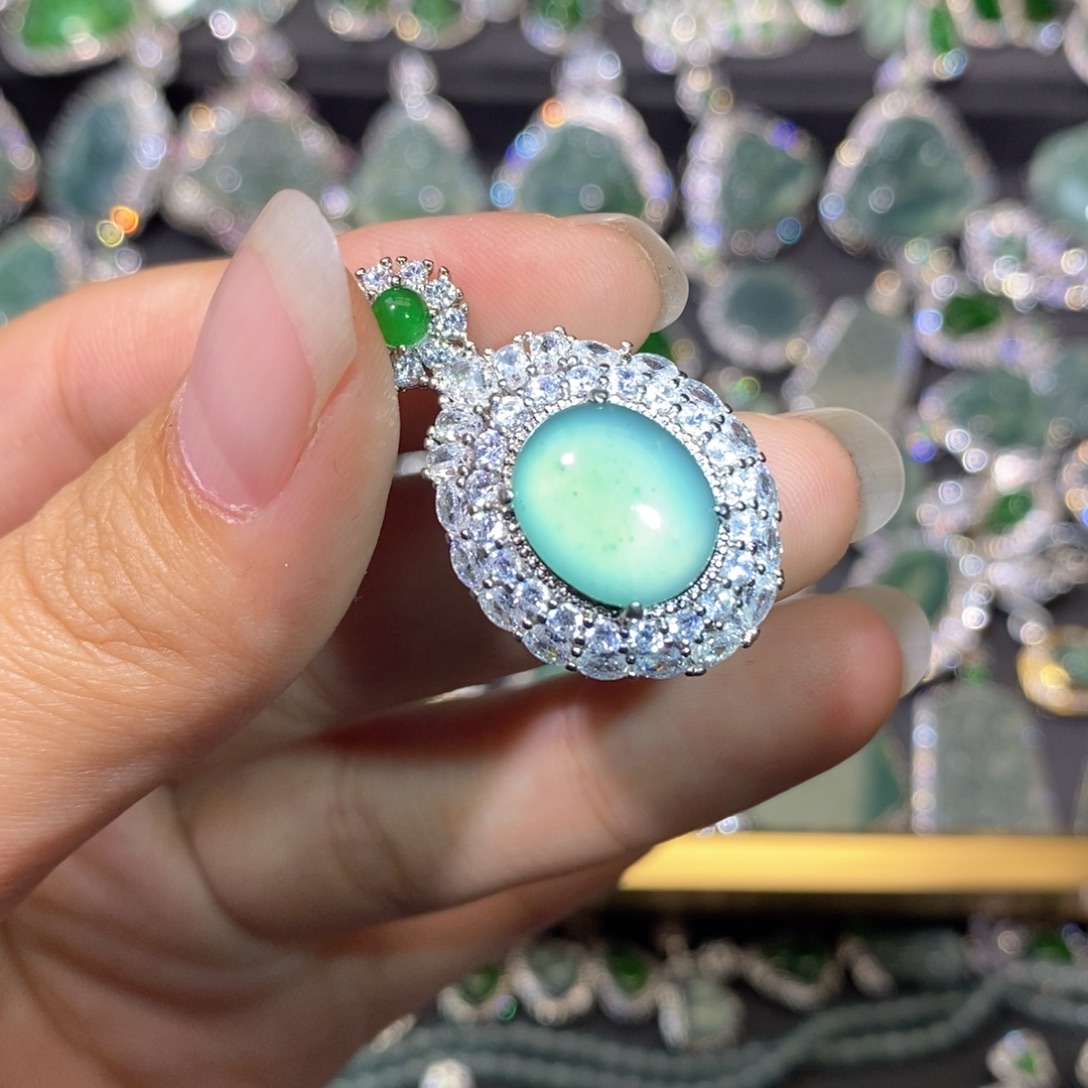 翡翠未镶嵌颈饰天然