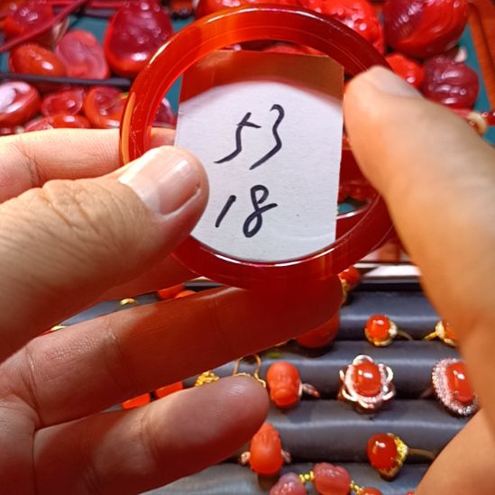 玛瑙/玉髓手镯未镶嵌