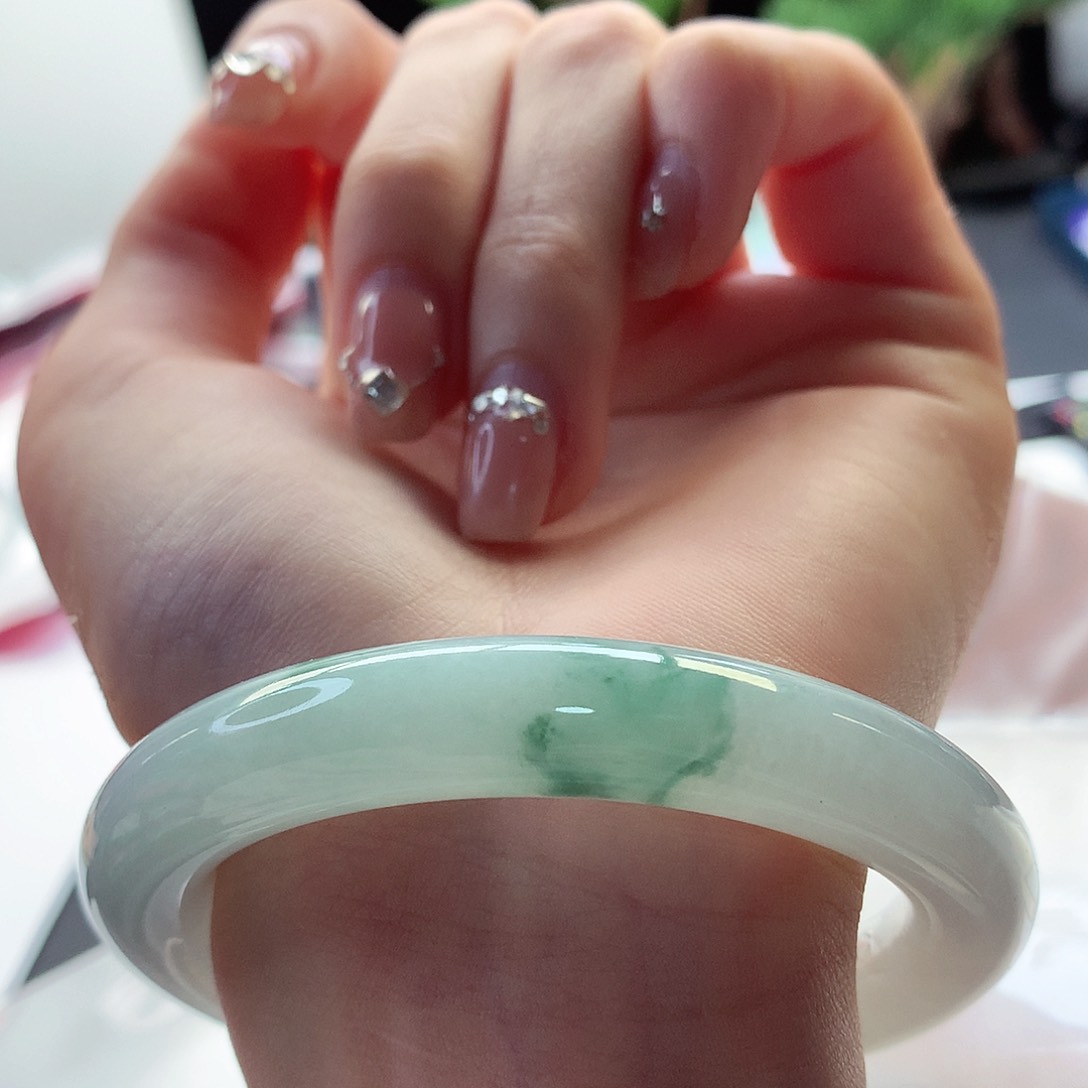 翡翠手镯未镶嵌天然翡翠54-55晴水一抹大绿花胖圆