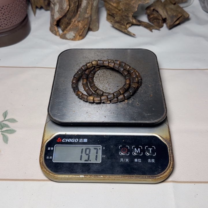 浪***！木海南透顶绿沉水桶珠19克