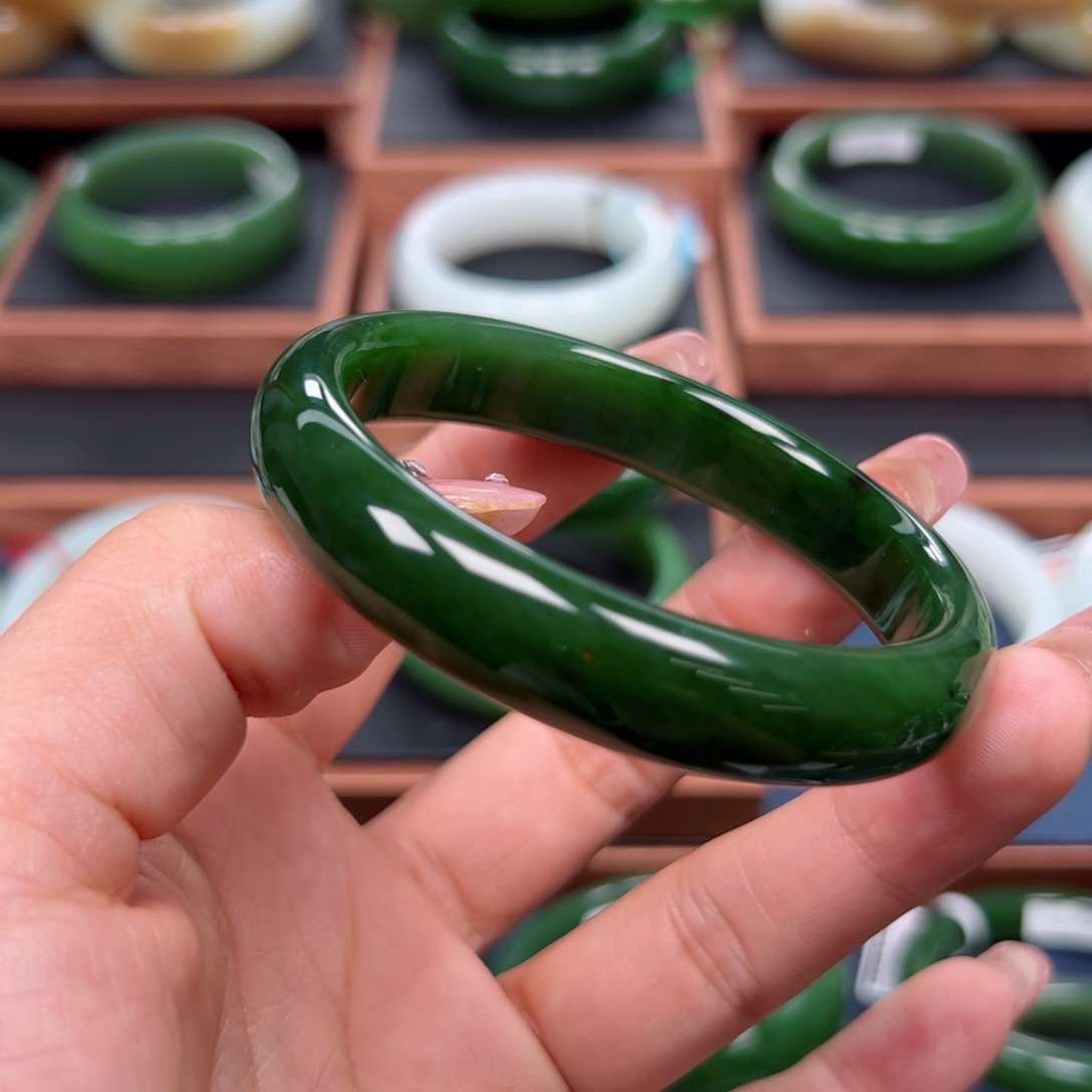未镶嵌手镯和田玉（碧玉）