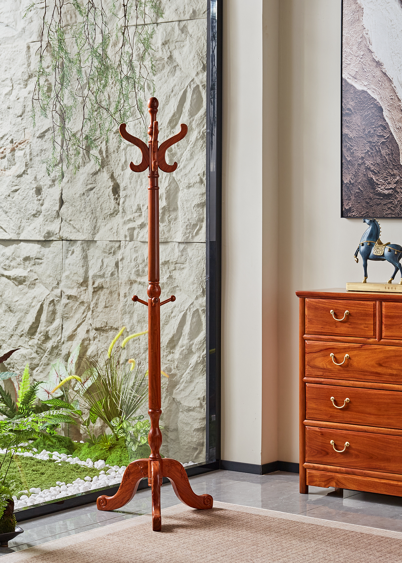 缅甸花梨（大果紫檀）三足衣帽架【规格尺寸】直径50/188高