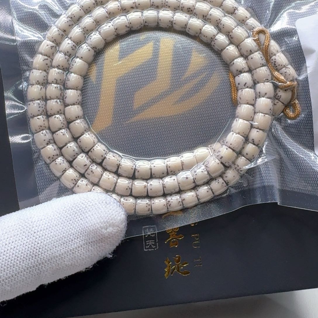 星月菩提手串20梵天冰白河豚6直切108