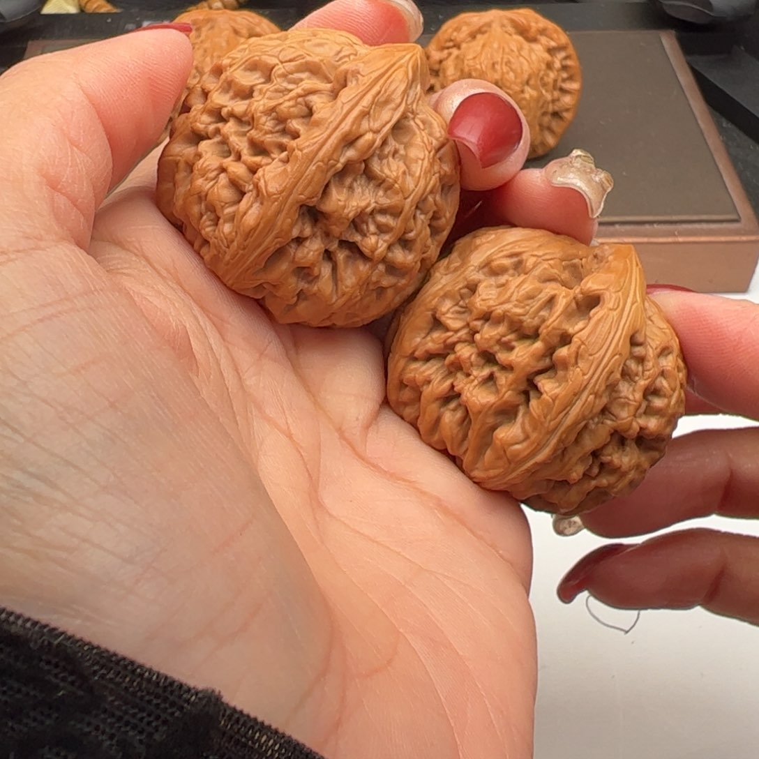 文玩核桃吊坠滢红锦鲤41