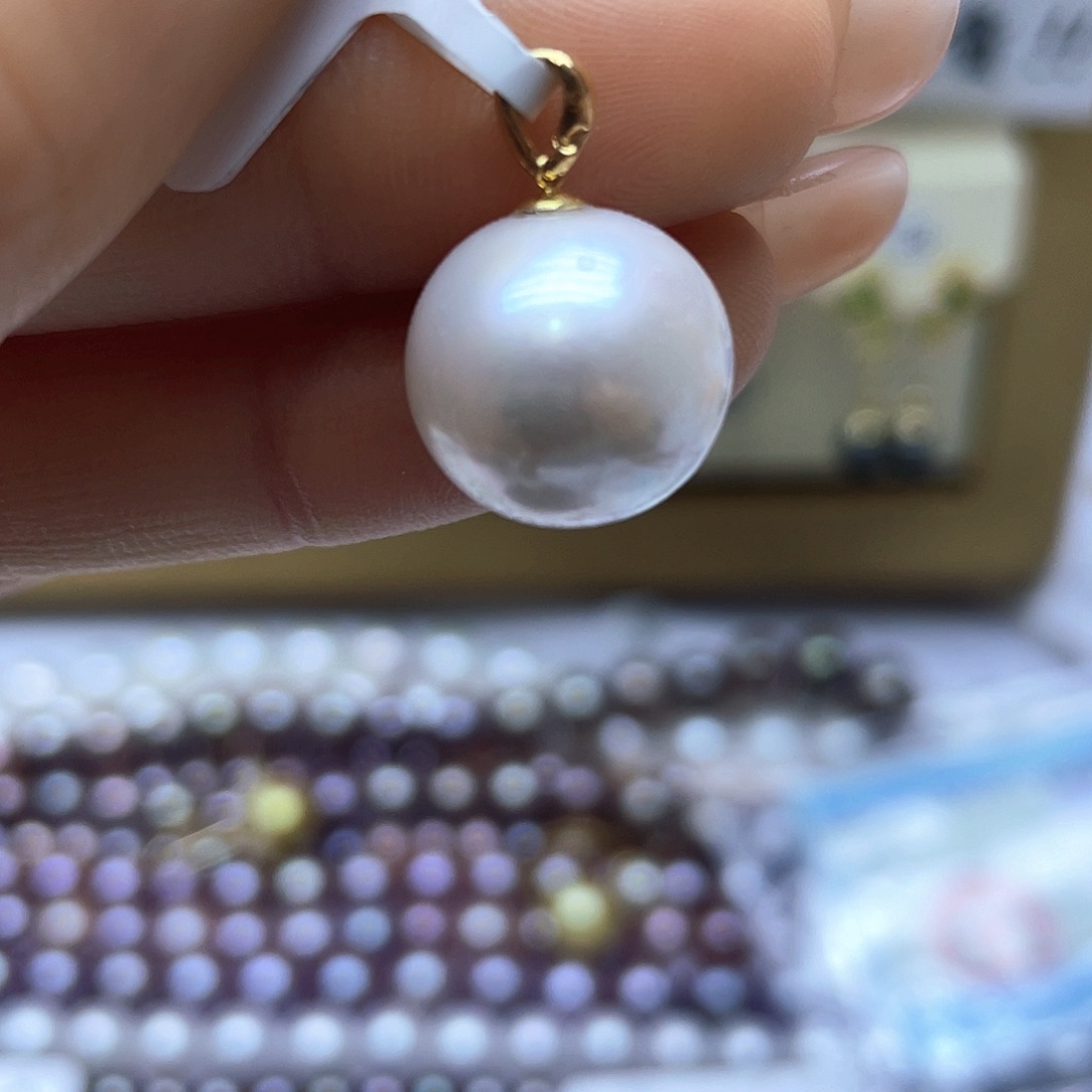 淡水珍珠颈饰18K金镶嵌