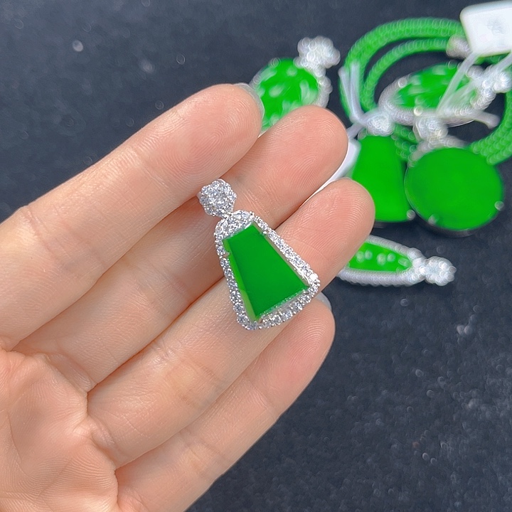 翡翠吊坠(不含链)银S925镶嵌