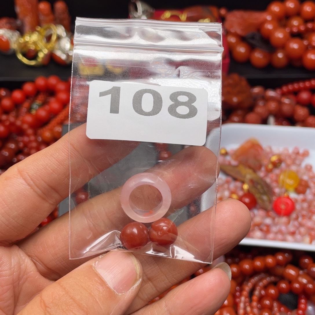 南红玛瑙跑环加珠子合金诞*妈