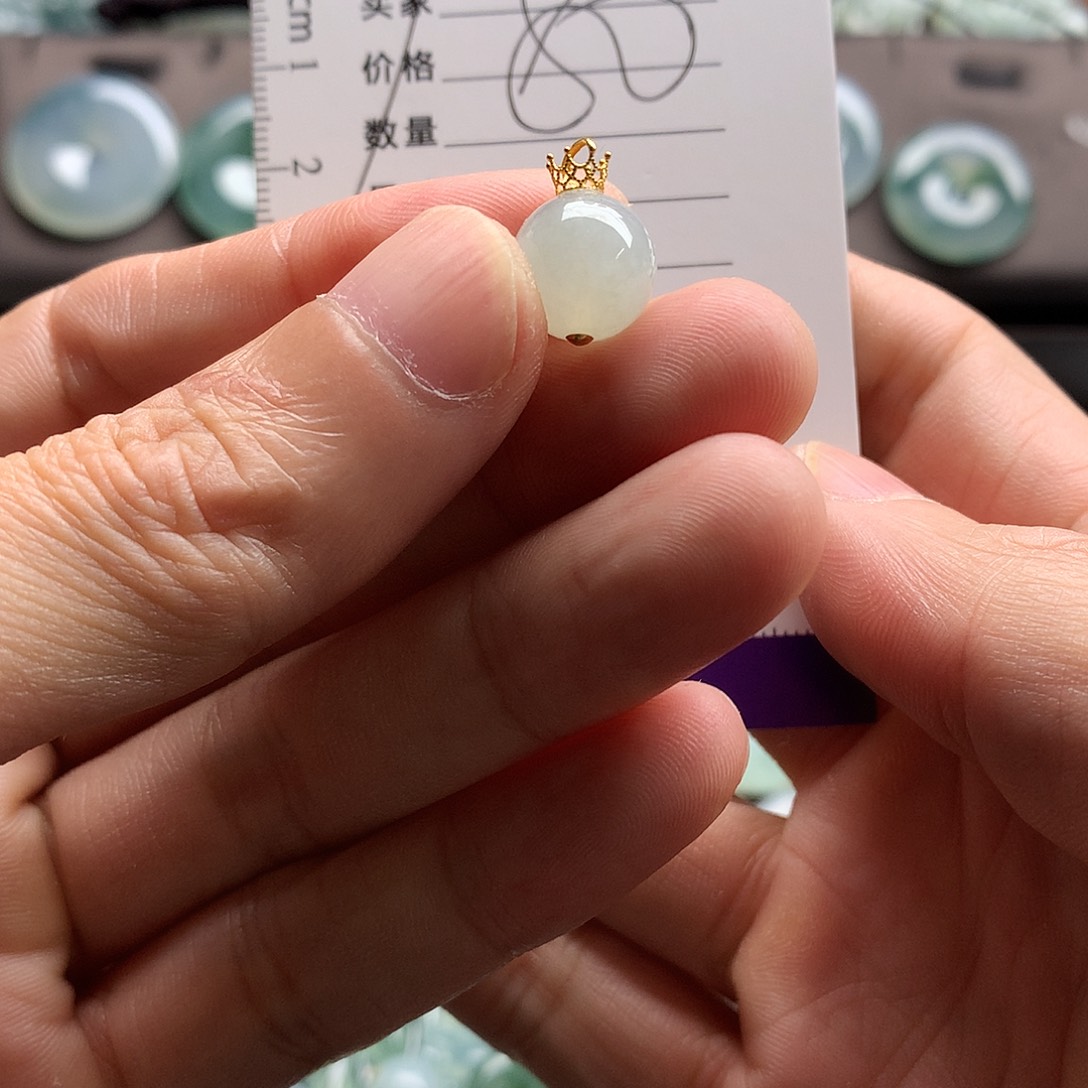 翡翠未镶嵌颈饰吊坠