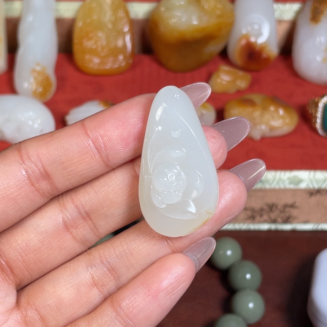 和田玉颈饰未镶嵌