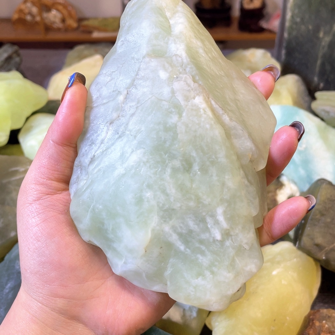 蛇纹石玉未镶嵌中国四大名玉简易