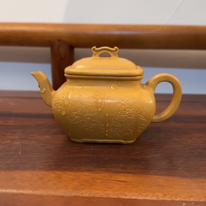 紫砂茶壶密密麻麻