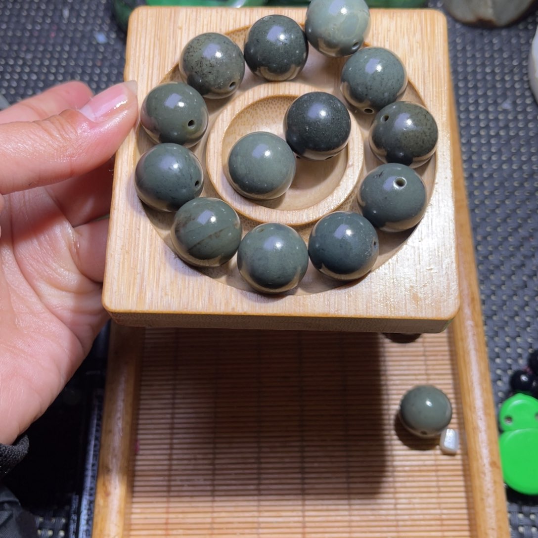 未镶嵌和田玉车挂