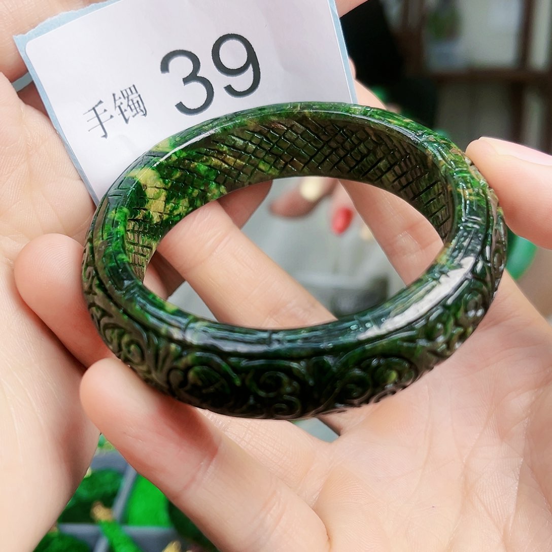 翡翠手镯未镶嵌手镯57.7