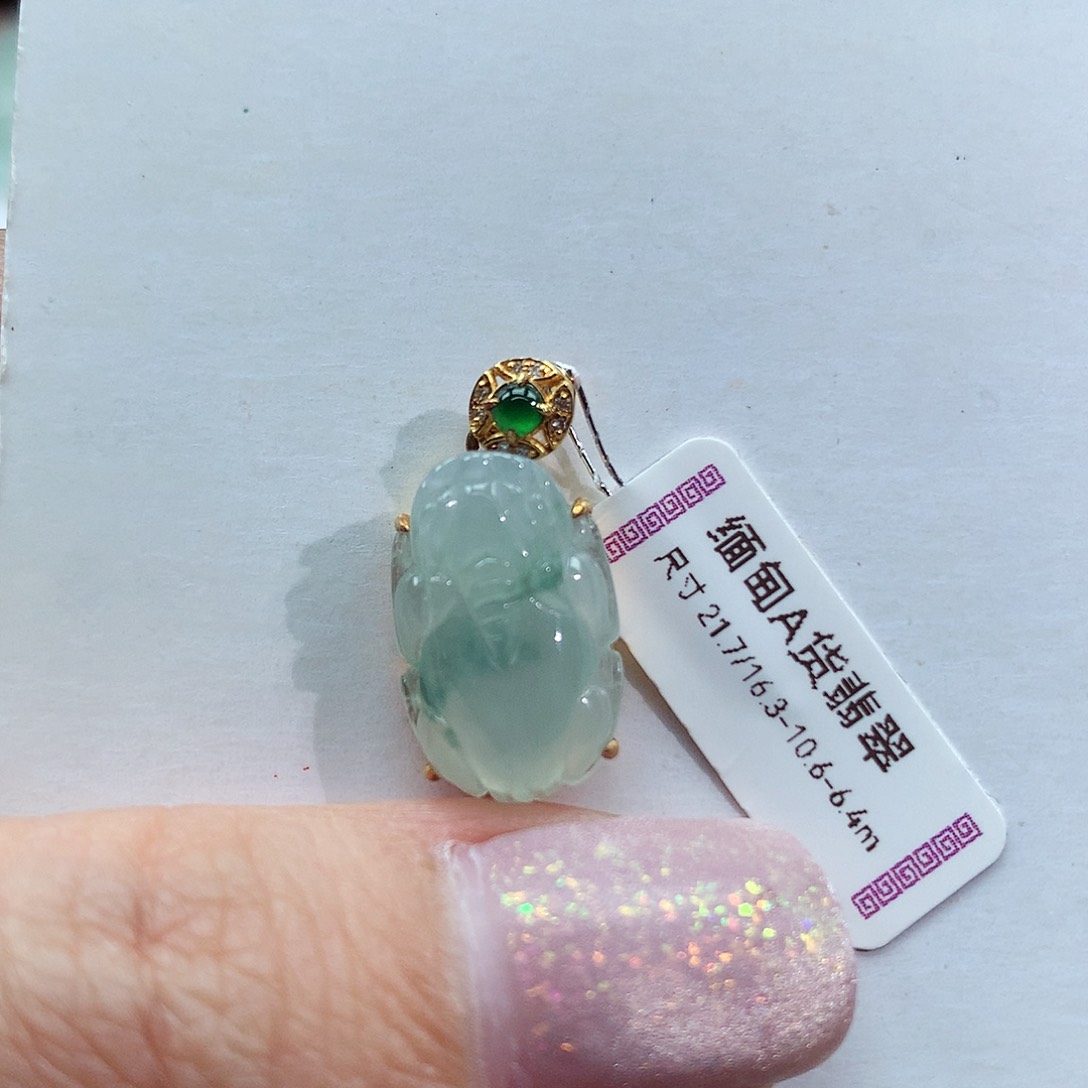 翡翠颈饰18K金镶嵌貔貅