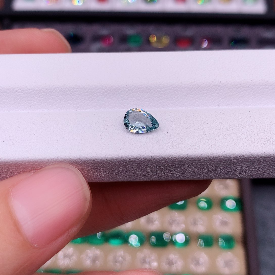 彩色蓝宝石裸石未镶嵌