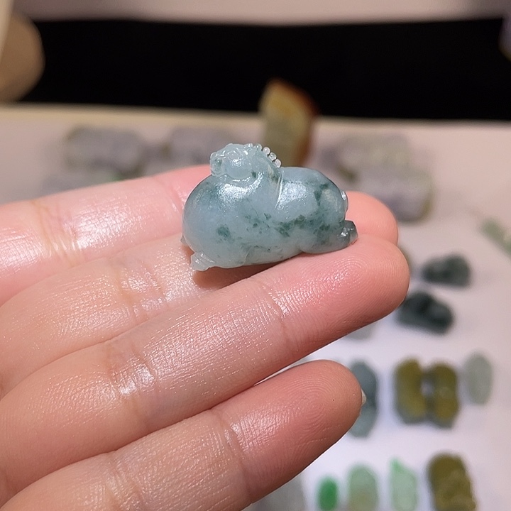 翡翠未镶嵌颈饰唐马