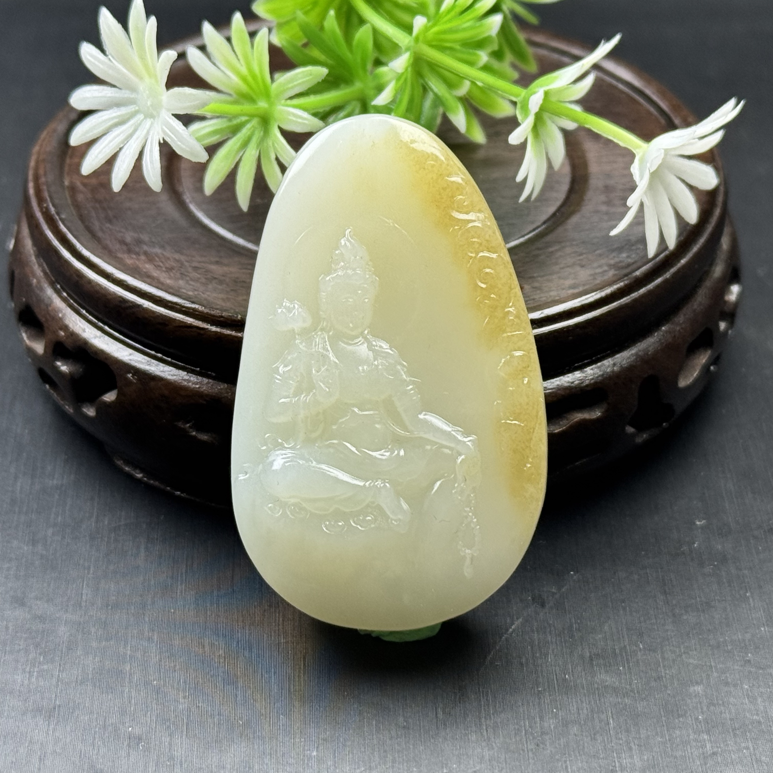 新疆和田玉且末料观音吊坠 和田玉糖白观音吊坠 53.*32*15mm 41g